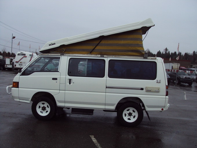 Toyota
                      hiace camper van
