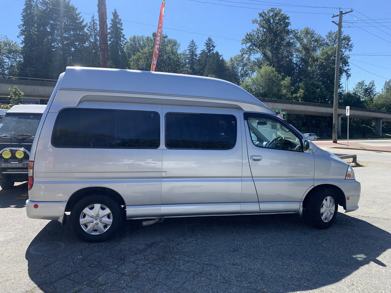 Toyota
                      hiace camper van