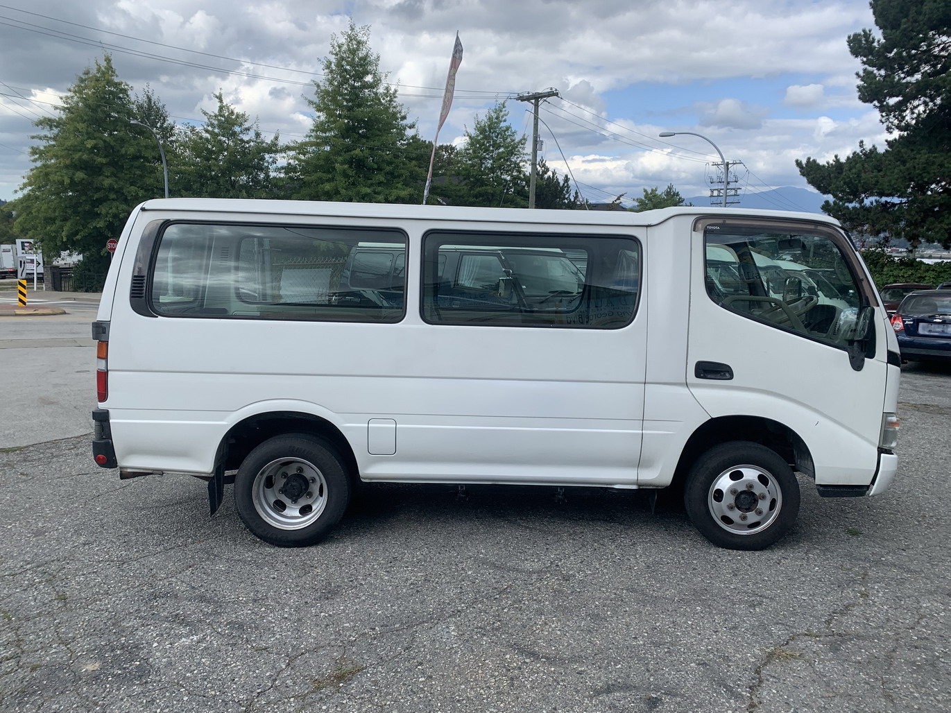 Toyota
                      hiace camper van