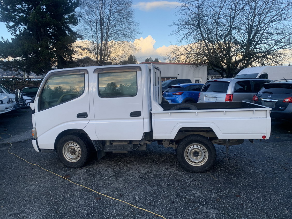 Toyota
                      hiace camper van