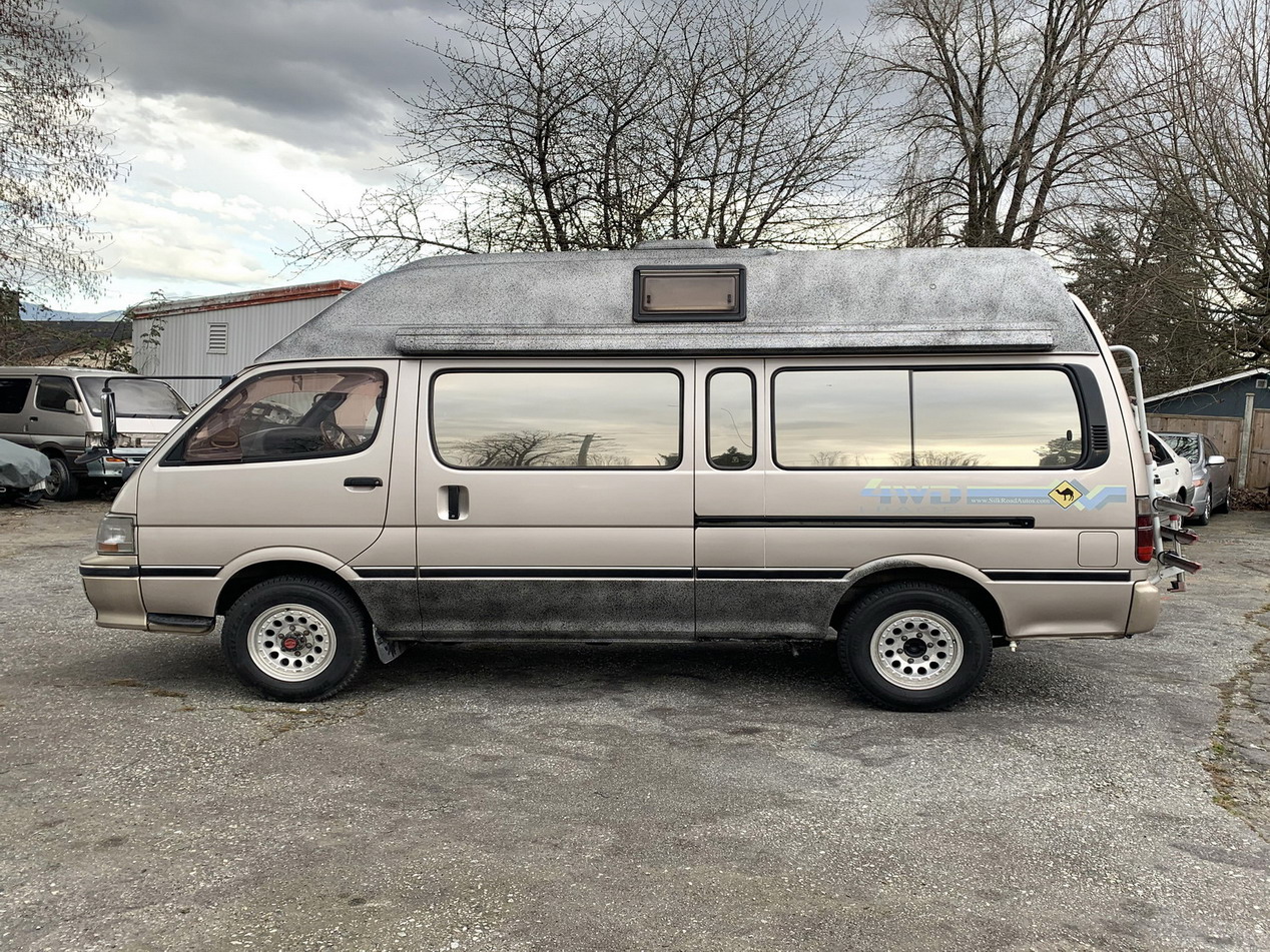 Toyota
                      hiace camper van