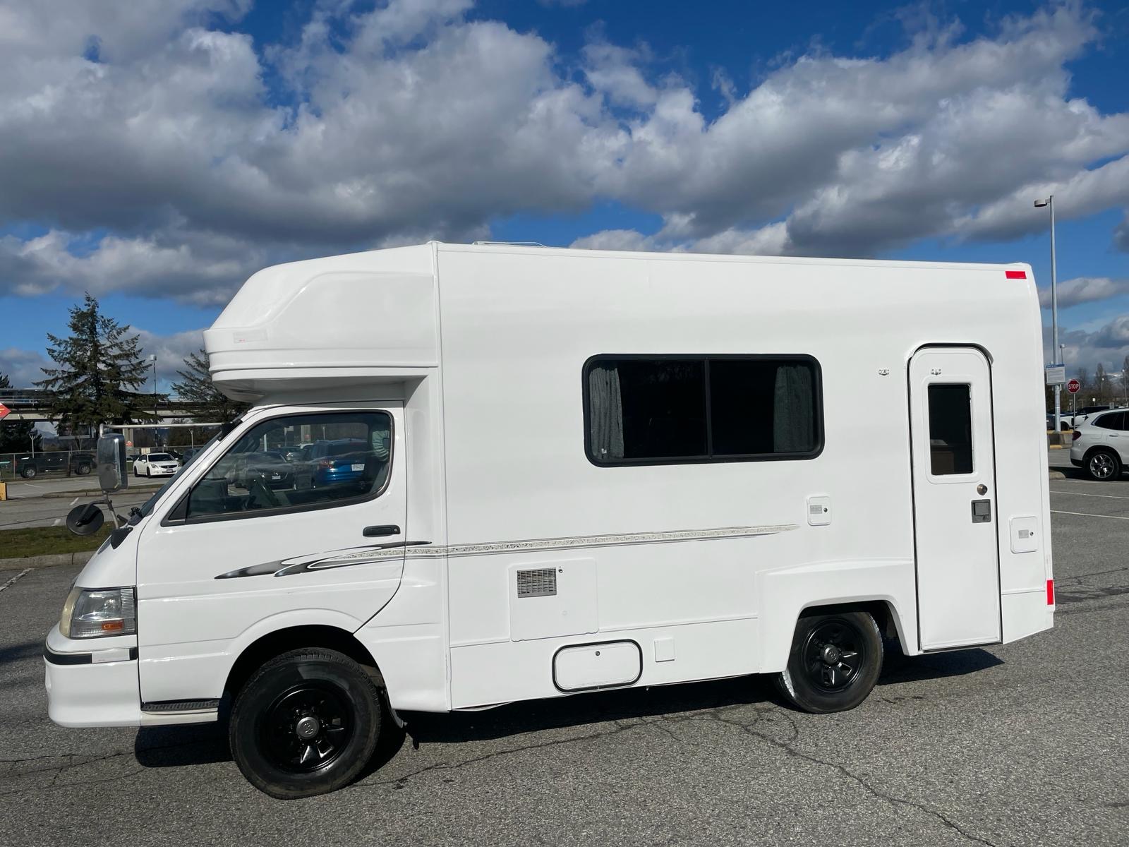 Toyota
                      hiace camper van