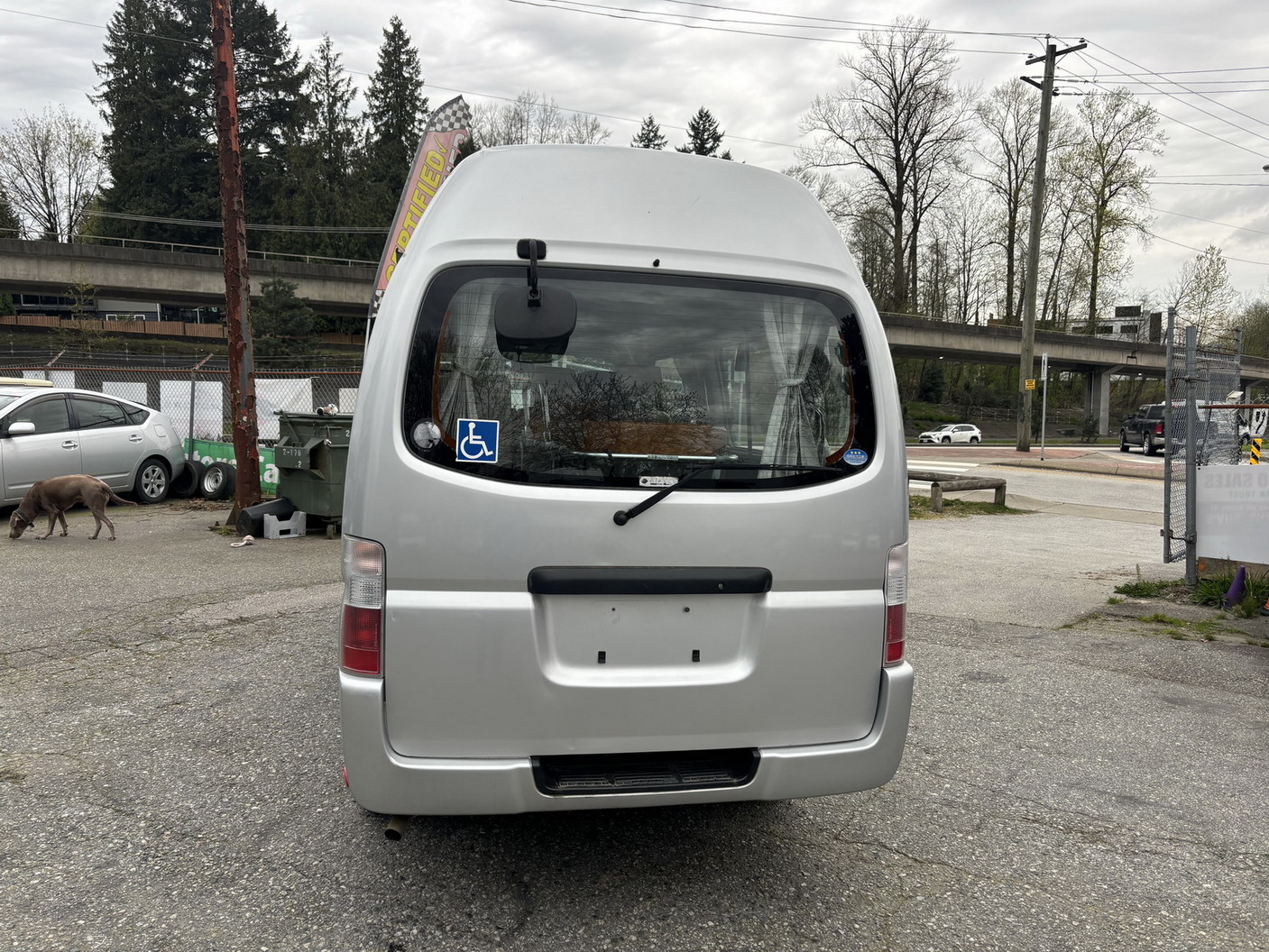 Nissan Caravan Bus